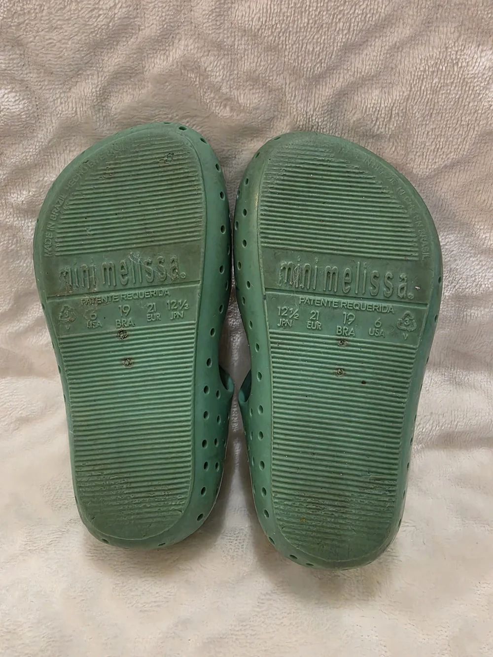 Mini Melissa Kids Sz 6 Toddler. Mint Green Apple Jelly Sandals. Pre-loved.